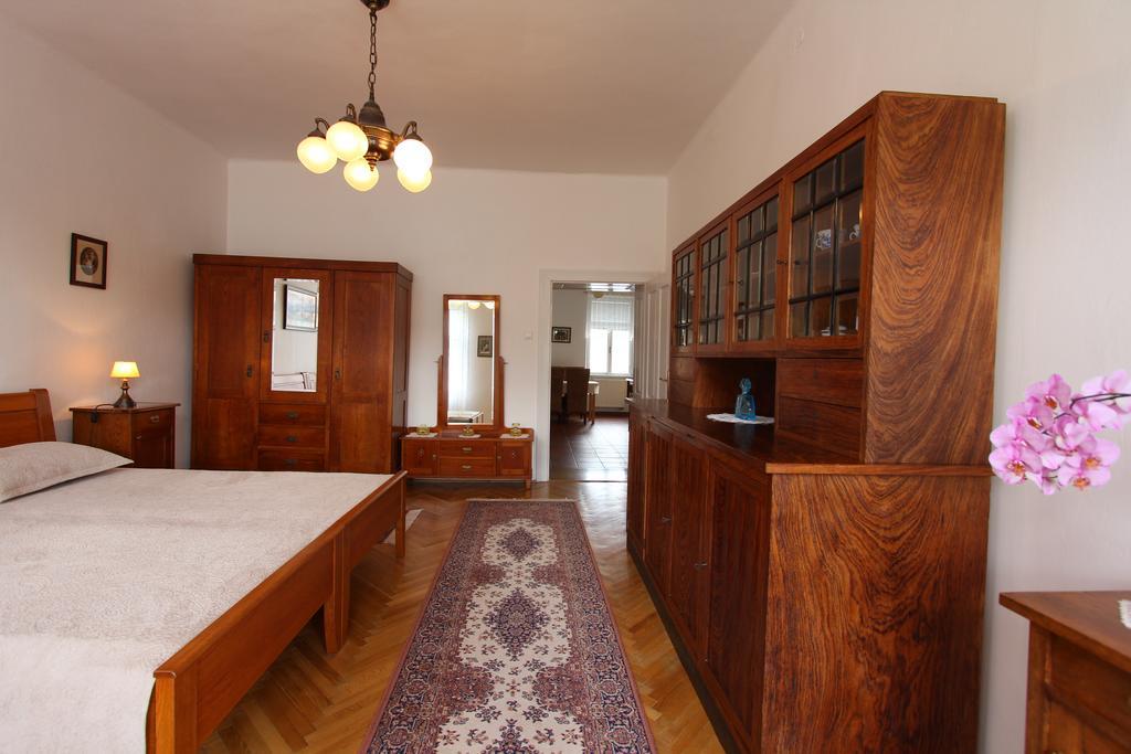 Penzion Jelen Vranov Nad Dyji Room photo