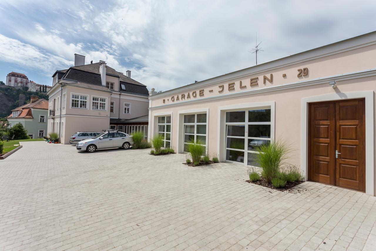 Penzion Jelen Vranov Nad Dyji Exterior photo